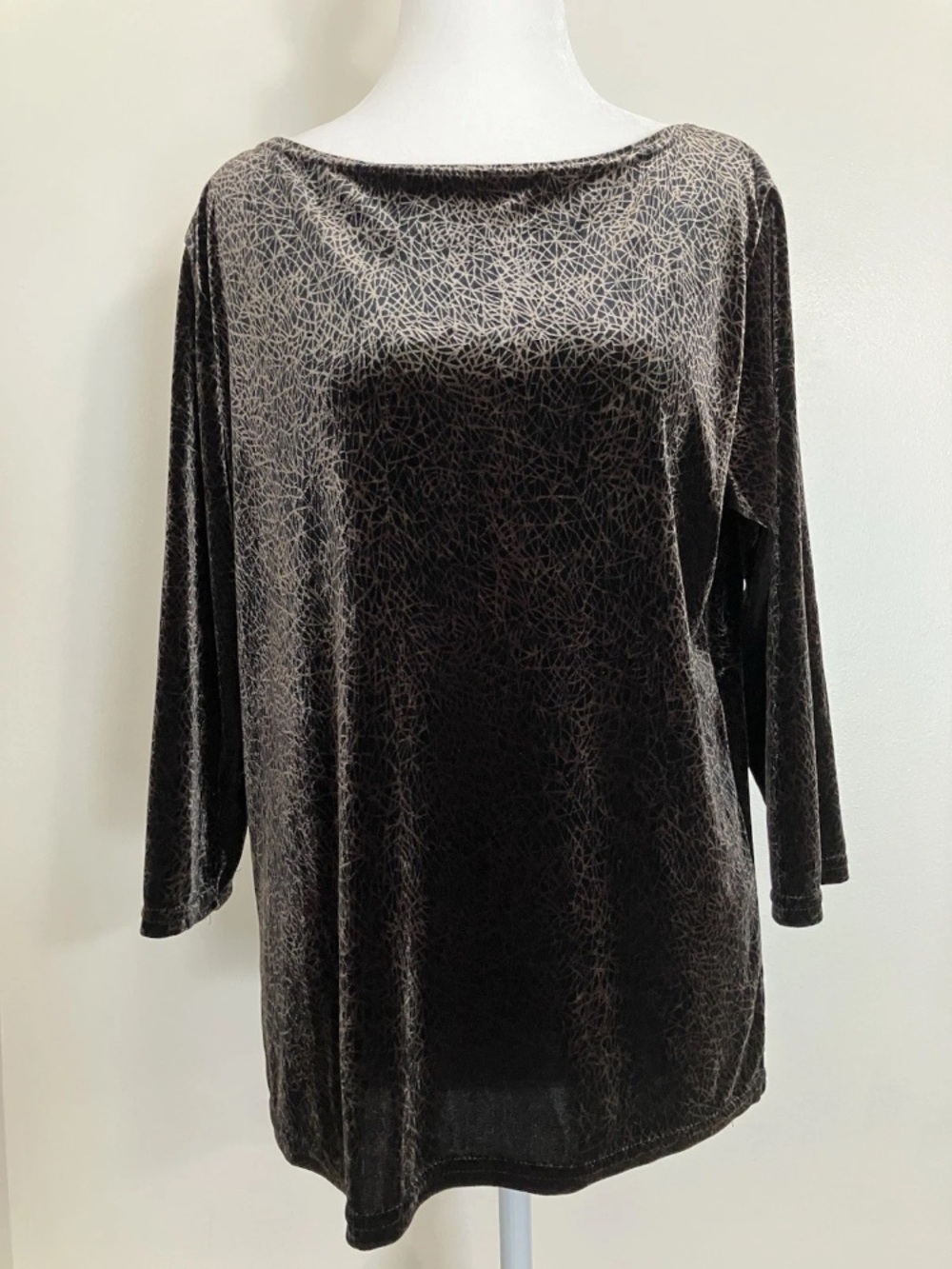 NICOLA Black Velvet-Textured Long Sleeve Top